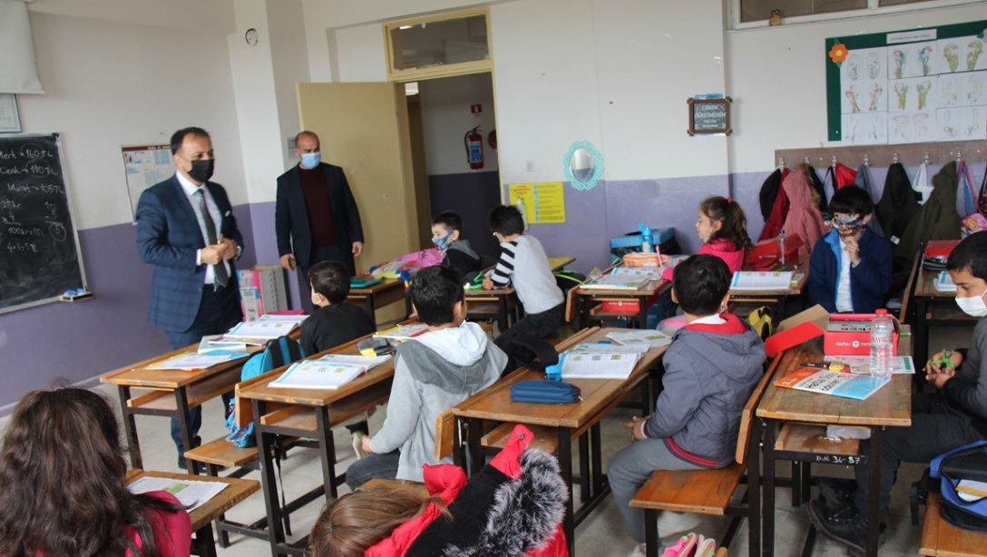 İlçe Milli Eğitim Müdürümüz Mehmet Necmeddin DİNÇ' ten  Gökçebelen İlkokulu'na Ziyaret