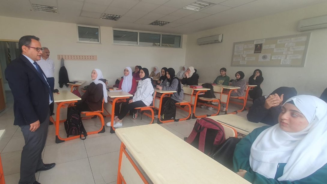 İlçemiz Din Öğretimi Şube Müdürü Adem SEZER'den Şehit Cennet Yiğit Kız Anadolu İmam Hatip Lisesi'ne Ziyaret