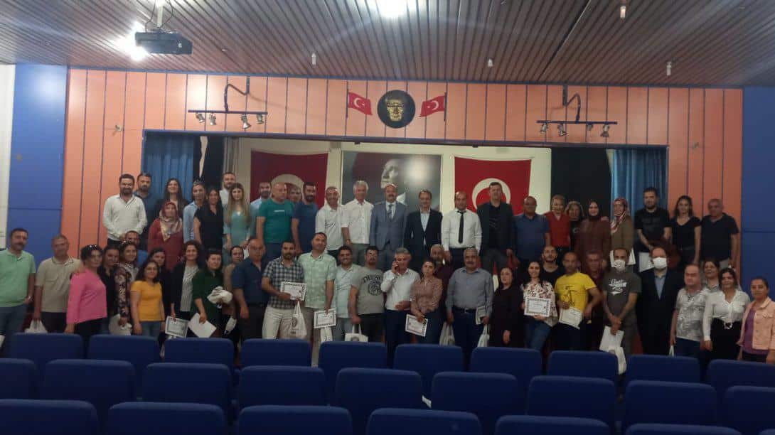 Yenişehir İlçe Milli Eğitim Müdürlüğümüzde Bayramlaşma ve Ödül Takdim Töreni Yapıldı