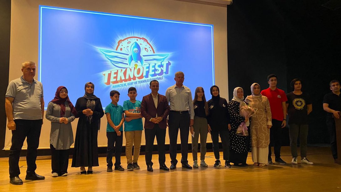 Yenişehir Anadolu İmam Hatip Lisesi Fen ve Sosyal Bilimler Proje Okulu'nda Proje Sunumu