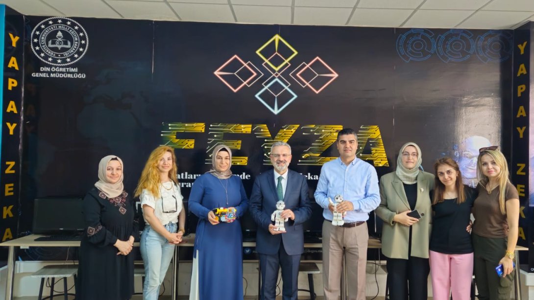 Din Öğretimi Genel Müdürlüğü Daire Başkanı Sayın Hasan Özarslan Şehit Kübra Doğanay Kız Anadolu İmam Hatip Lisemizi ziyaret ettiler