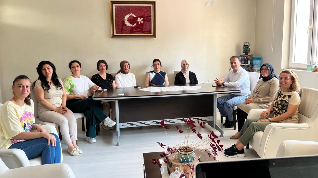 İlçe Müdürümüz Mehmet Necmeddin DİNÇ, Cumhuriyet Anaokulu Öğretmenleriyle bir araya geldi